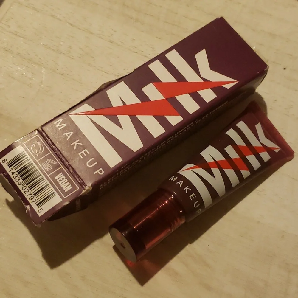 ❇️🧚‍♀️AMPED Milk Makeup Electric Glossy Lip Plumper NWT